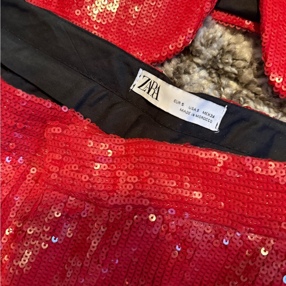 Zara Bloggers favorite full red sequin suit -see size - Picture 7 of 10